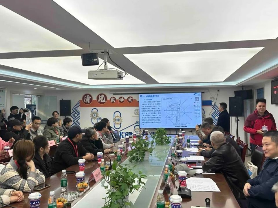 2025年成都地铁18号线三期骡马市站建设大揭秘！市民代表亲临现场，你好奇的地铁建设内幕全在这里  第4张