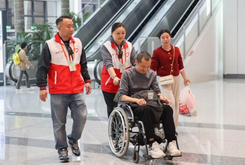 2024年超2.57万人次志愿者在广州白云站服务，你参与了吗？  第4张