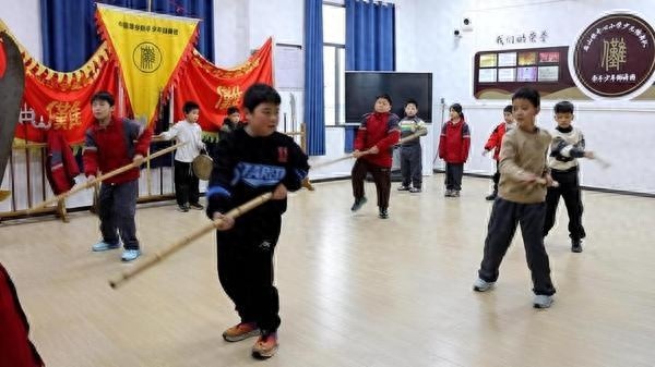 穿越时空的舞蹈！麻山镇中心小学的孩子们如何用傩舞传承千年文化？