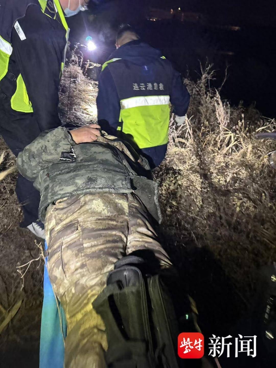 深夜荒郊，62岁男子突发心绞痛，急救人员如何突破重重困难成功救援？  第1张