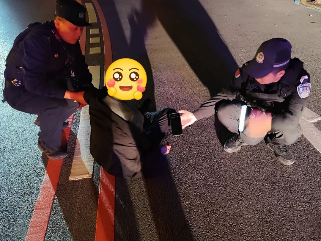 西双版纳公安为民办实事：失而复得的手机和迷路老人的暖心故事，你被感动了吗？  第3张