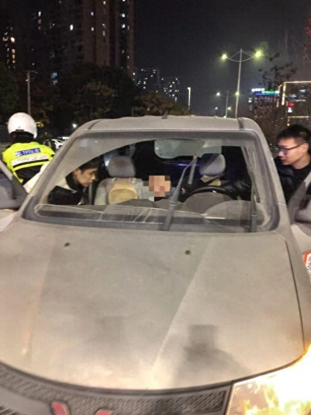 杭州辅警下班路上竟遇‘神兵天降’！他究竟看到了什么惊险一幕？