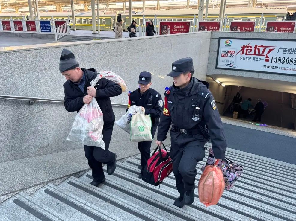 警营里的星辰月下：那些不为人知的感动故事，你准备好被温暖了吗？  第2张