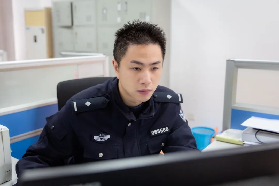 00后新警的春节日记：执勤巡逻、侦查办案，他们的春节印记你想象不到  第5张