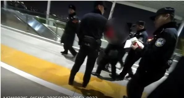 高铁全程禁烟总有人心存侥幸!你知道会被处罚吗?  第4张