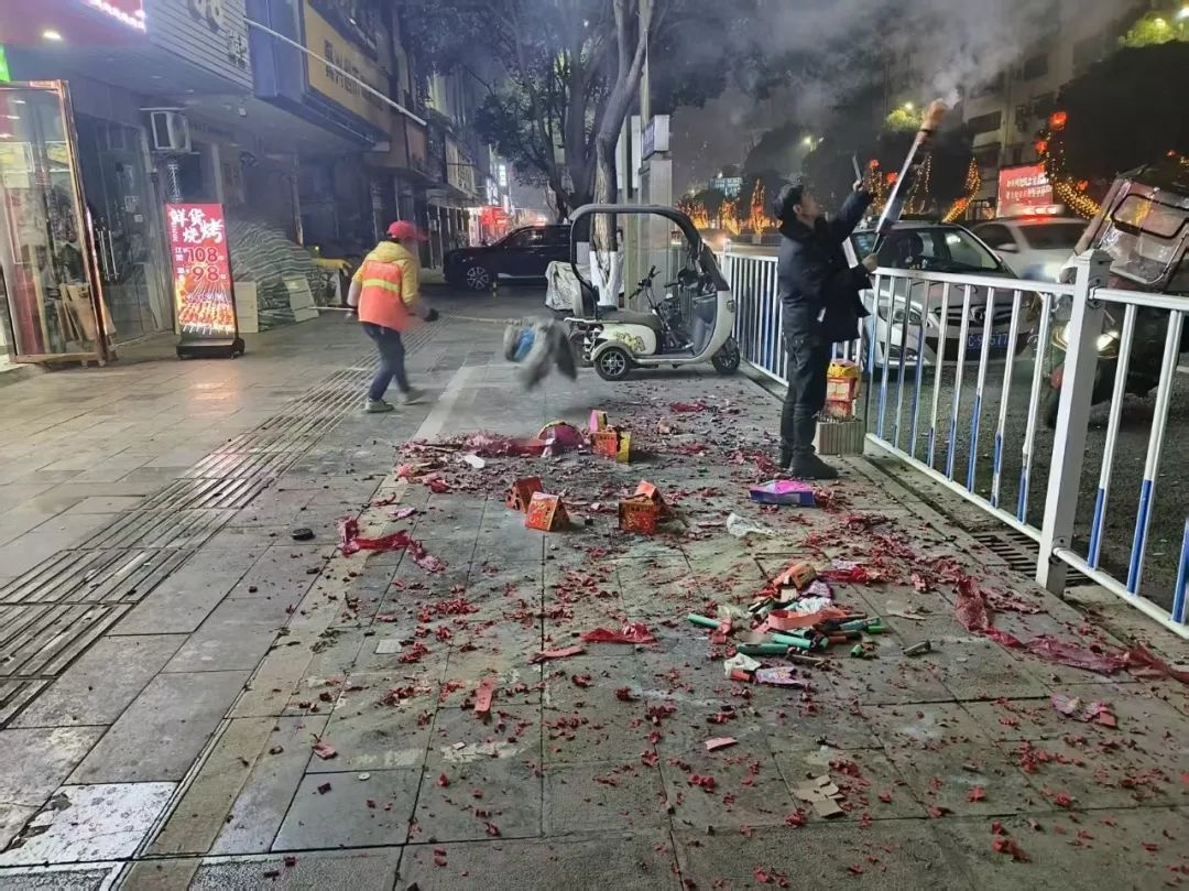 春节阖家团圆时，他们为何坚守岗位？桐梓800余名志愿者的暖心守护  第2张