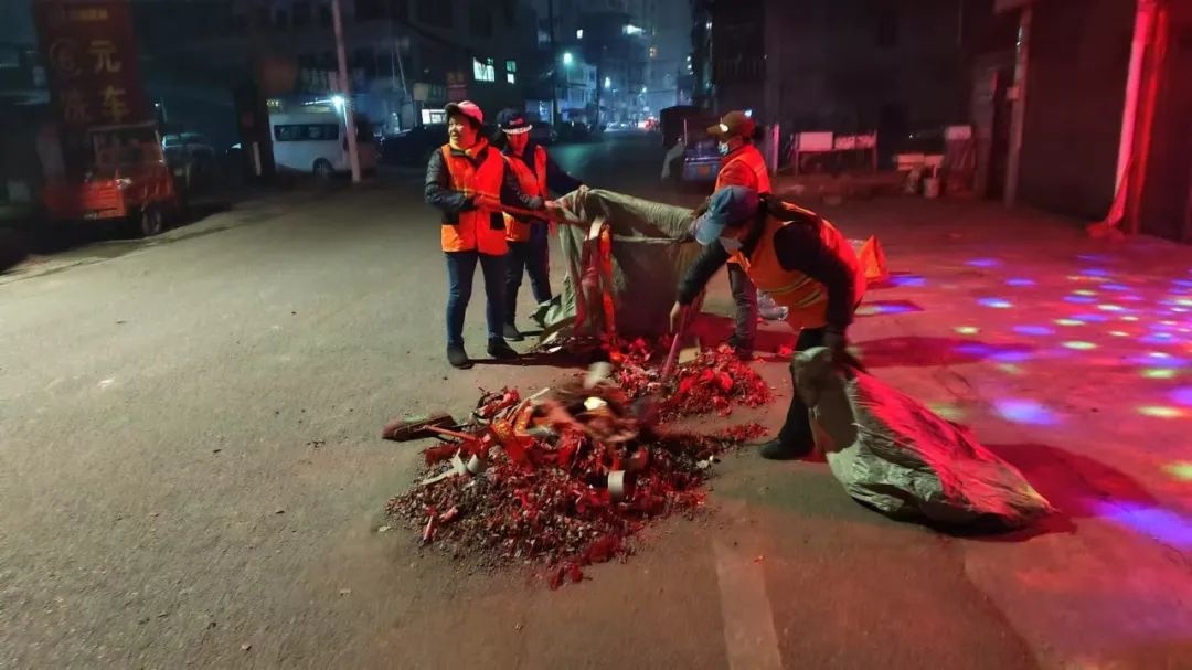 春节阖家团圆时，他们为何坚守岗位？桐梓800余名志愿者的暖心守护  第4张