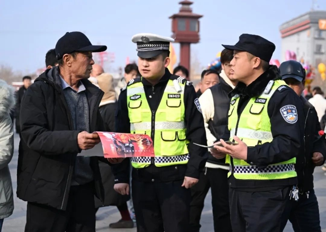 交通安全宣传进古城春节大年初五：守护独特节日氛围背后的安全秘密  第3张