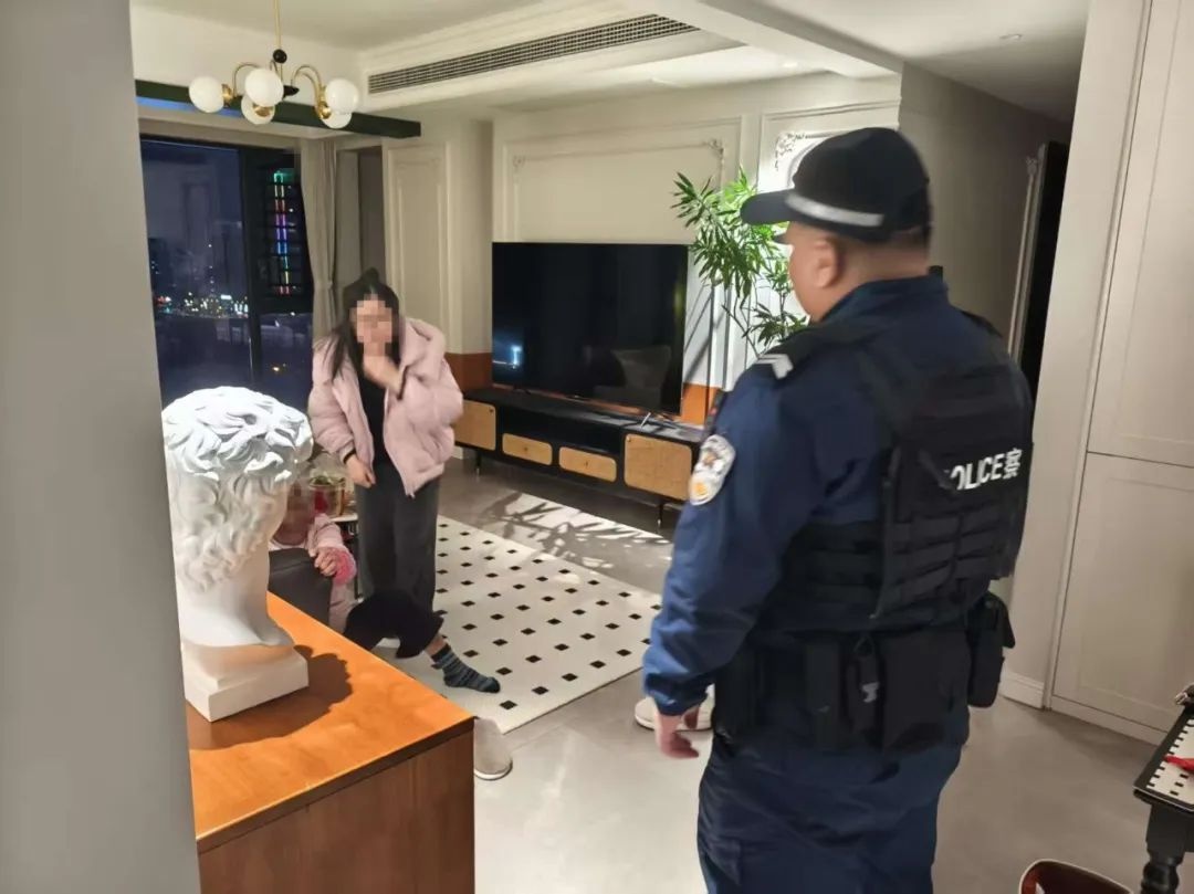 春节万家团圆时，他们为何还在街头奔波？揭秘右江公安的别样年味儿  第8张