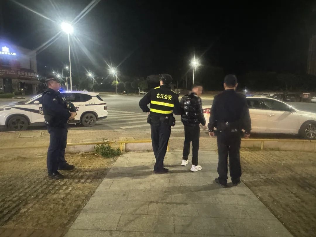 春节万家团圆时，他们为何还在街头奔波？揭秘右江公安的别样年味儿  第9张
