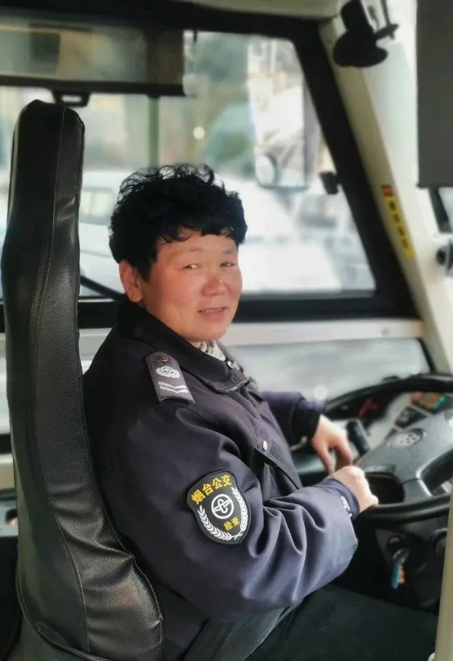 春节本应团圆，公交女职工为何坚守退休前的最后一岗？  第3张