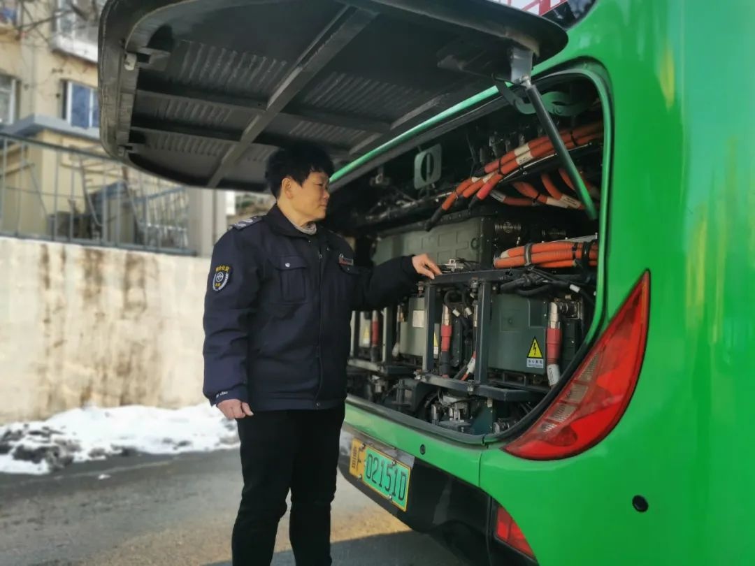 春节本应团圆，公交女职工为何坚守退休前的最后一岗？  第5张