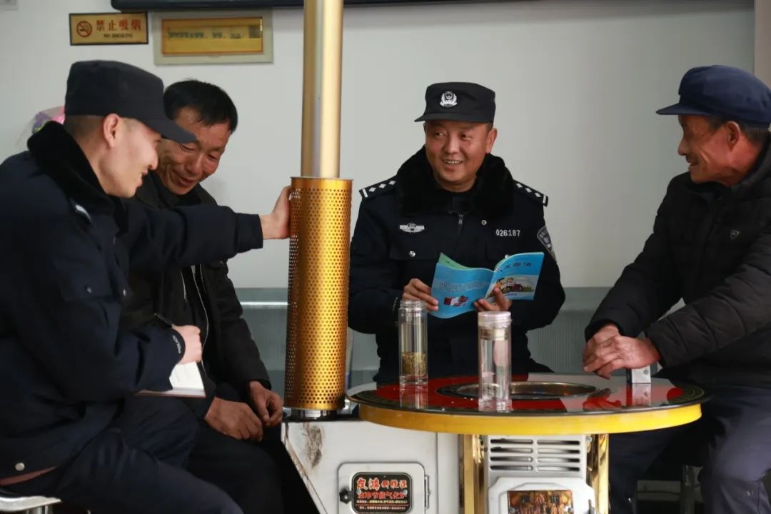 春节喜庆浓厚时，民警为何不放松？看小河警务室的坚守  第3张