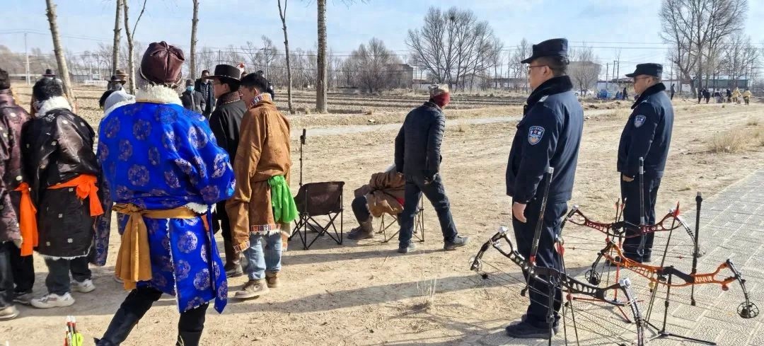 新春万家团圆时，民警为何坚守岗位?看共和县公安局铁盖派出所的大年之‘守’!  第1张