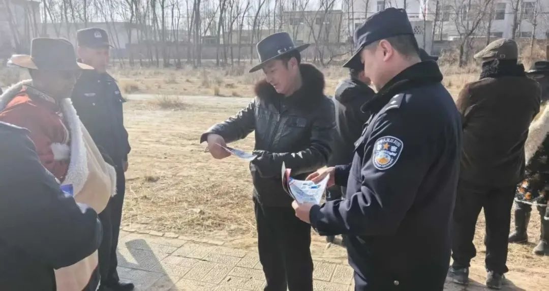 新春万家团圆时，民警为何坚守岗位?看共和县公安局铁盖派出所的大年之‘守’!  第3张