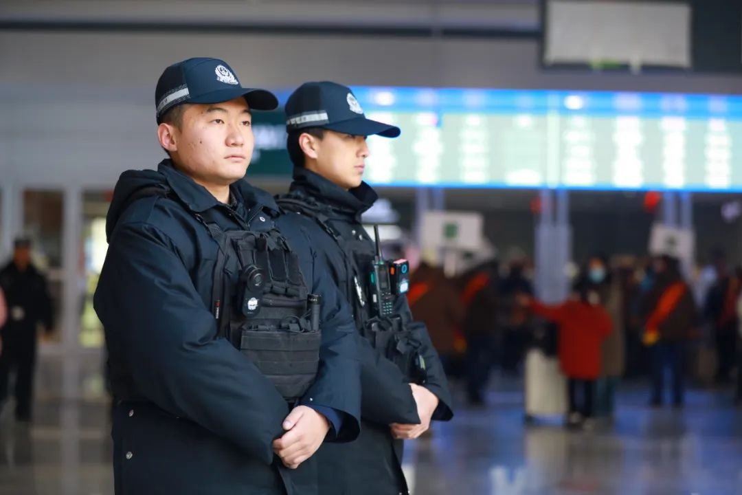 春节假期将尽大理站仍人潮汹涌！8万余人次！民警如何应对？  第3张