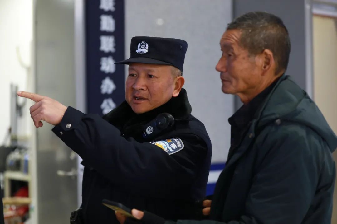 春节假期将尽大理站仍人潮汹涌！8万余人次！民警如何应对？  第7张