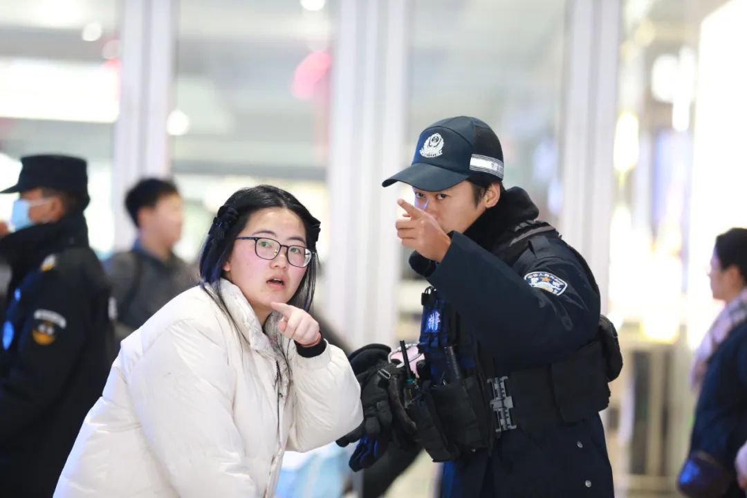 春节假期将尽大理站仍人潮汹涌！8万余人次！民警如何应对？  第8张