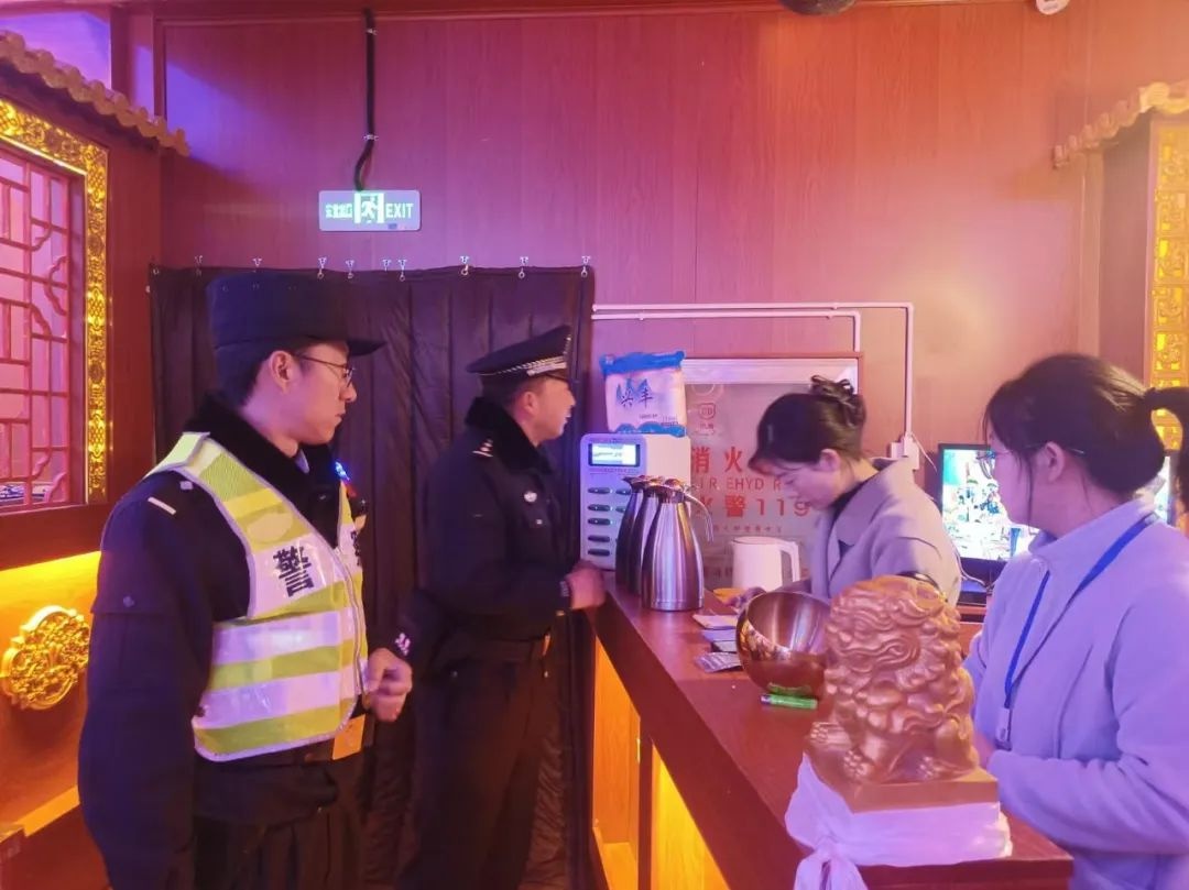 春节玉龙公安默默坚守一线：背后有何故事?  第14张