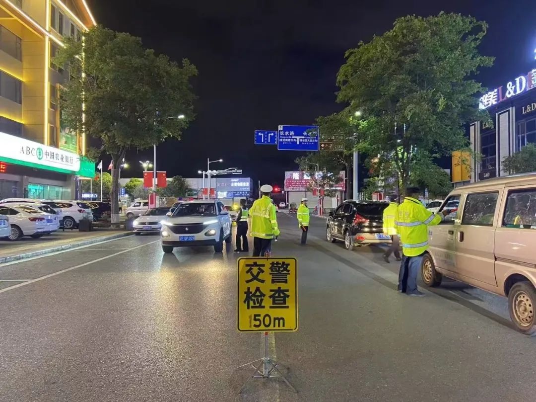 春节玉龙公安默默坚守一线：背后有何故事?  第8张
