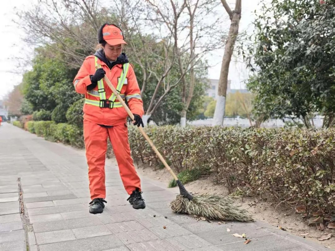 新春佳节阖家团圆，90后环卫工为何坚守岗位？  第4张