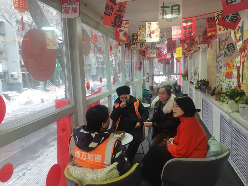 春节团圆季，社区工作者坚守岗位不回家？看韩雪梅13年坚守背后的年味!  第2张