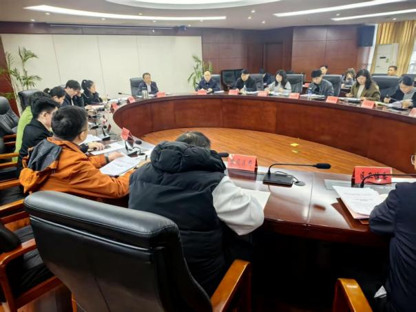 东湖区老龄工作会议召开！2025年老龄工作要点将如何改变我们的生活？  第2张