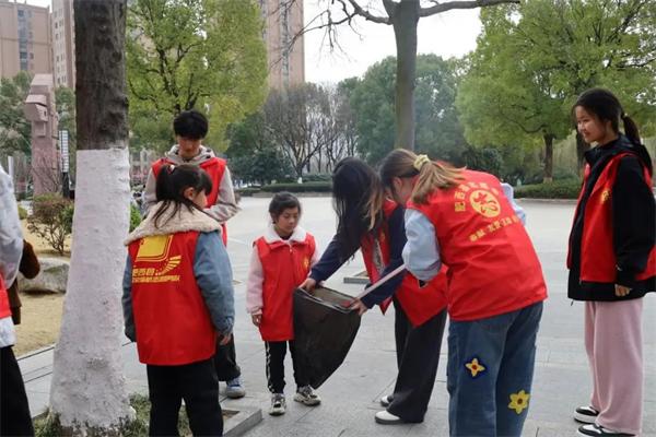 雷锋精神如何成为新时代青少年的精神灯塔？探索肥西县的文明实践新篇章  第5张