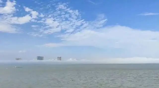 惊现海市蜃楼！汕头、厦门海面上空竟出现神秘建筑群，你看到了吗？  第4张