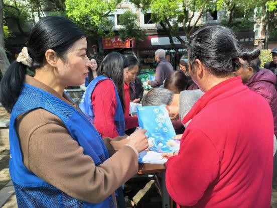 世界自闭症日活动：你知道如何关爱自闭症群体吗?