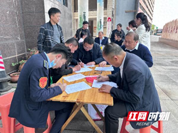 永州公交人为何纷纷撸起袖子？这场献血活动背后的温暖故事让人动容