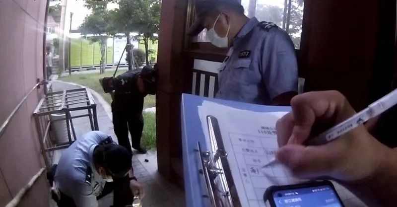 95 后民警吕旭珂的热血从警路？穿梭街巷守护万家灯火  第3张