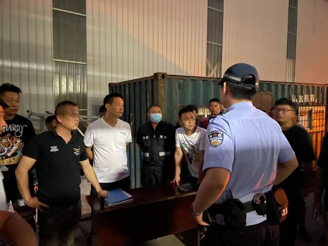 95 后民警吕旭珂的热血从警路？穿梭街巷守护万家灯火  第4张