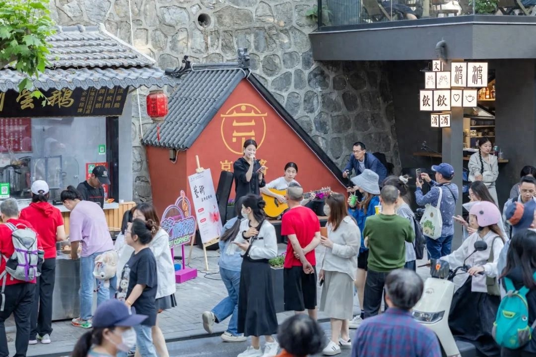 五一期间！镇江这条百年老街竟变身公共文化新地标？咋做到的