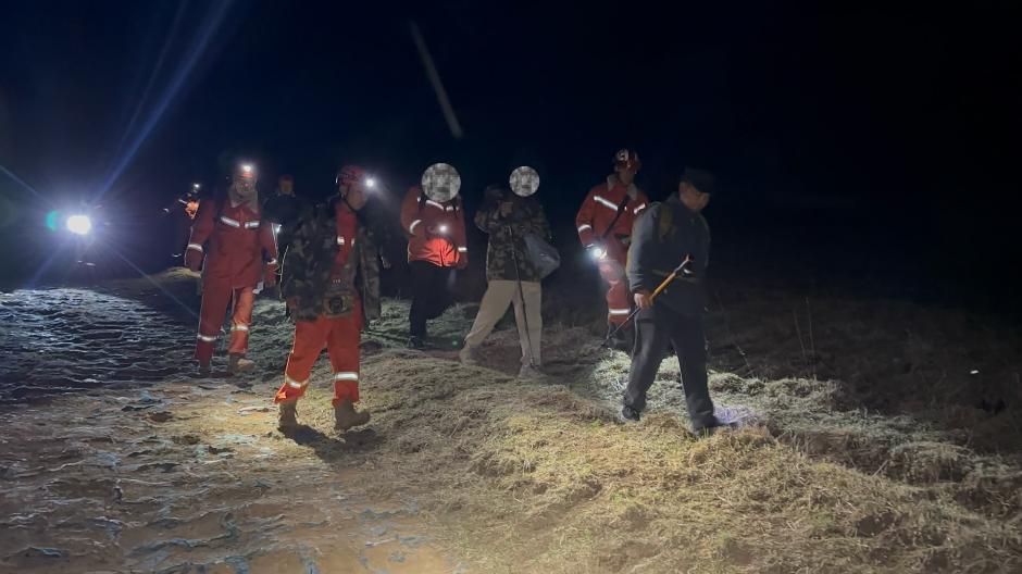 17岁男高中生夜爬灵山一人发烧被困！假期登山安全谁来保障？  第3张