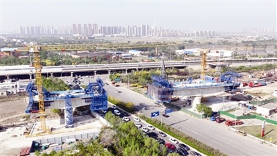 五一假期别人在玩，这群建设者却在工地争分夺秒！为啥？