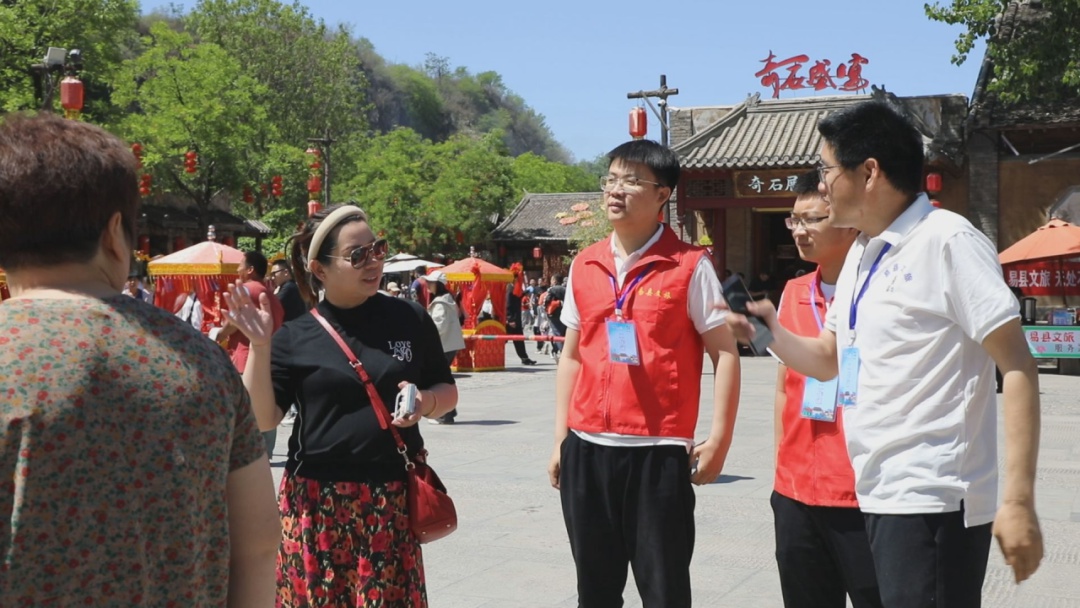易水湖咋走？文旅志愿者热情指引，游客盛赞这趟易县之旅  第4张