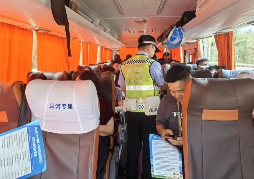 五一假期交警坚守岗位！守护、整治、宣传一个都不少？  第14张