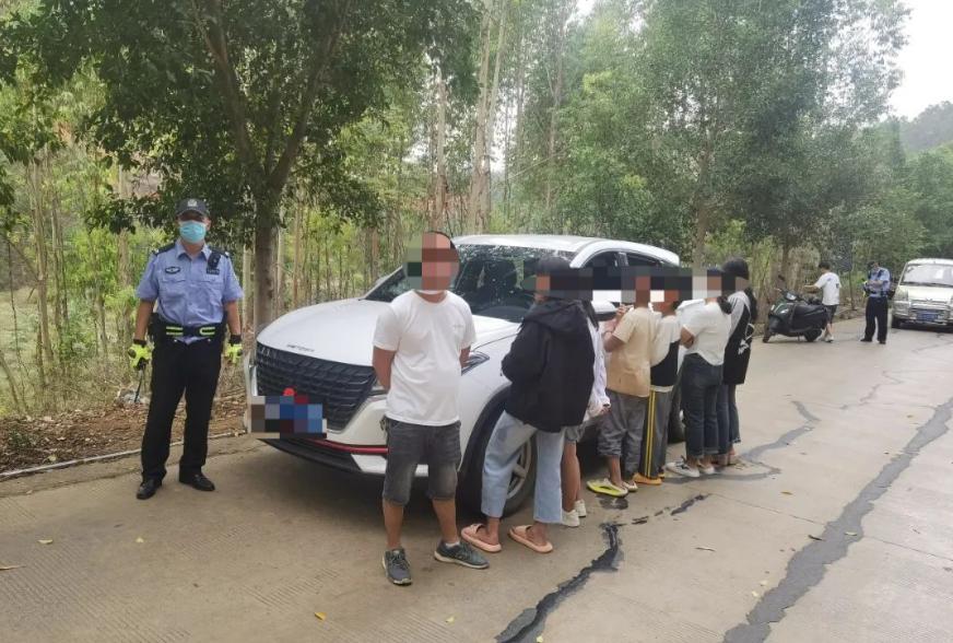 五一假期交警坚守岗位！守护、整治、宣传一个都不少？  第10张