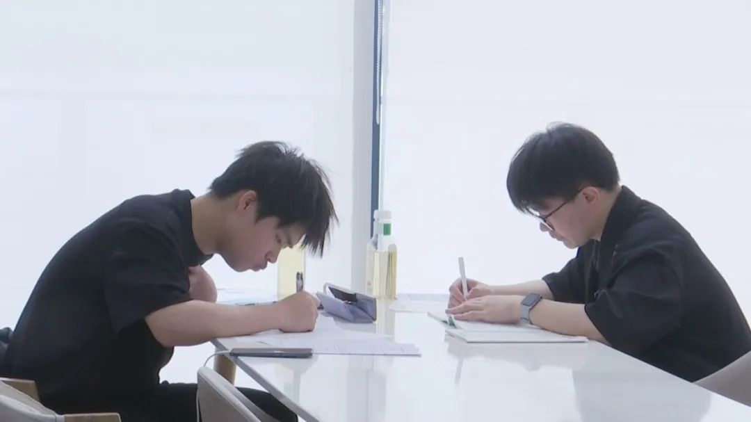 五一假期，有人出游有人读书！阜有诗书阅读空间有多惬意？  第5张