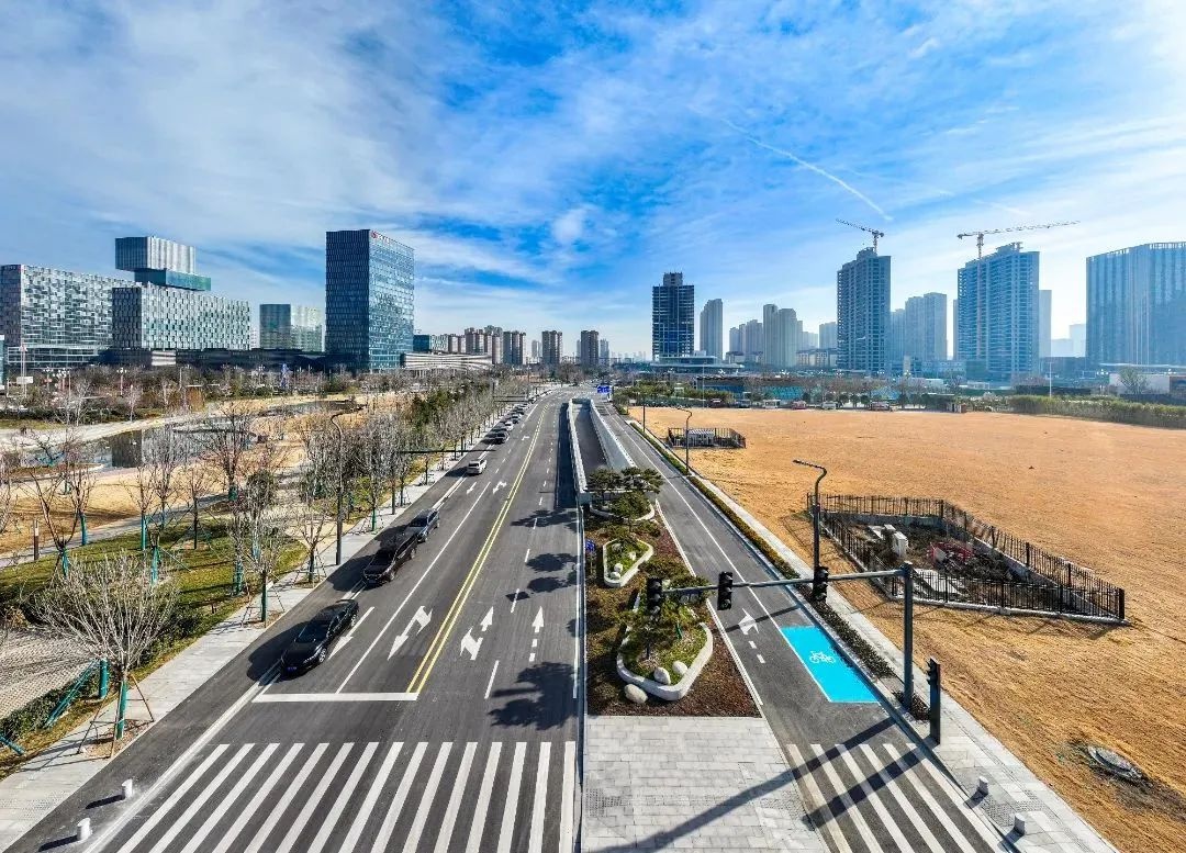 能源金贸区8条道路全面放行，395盏路灯点亮！你的出行难题解决了吗？  第2张