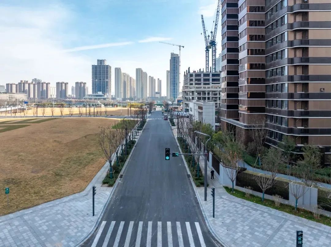 能源金贸区8条道路全面放行，395盏路灯点亮！你的出行难题解决了吗？  第3张