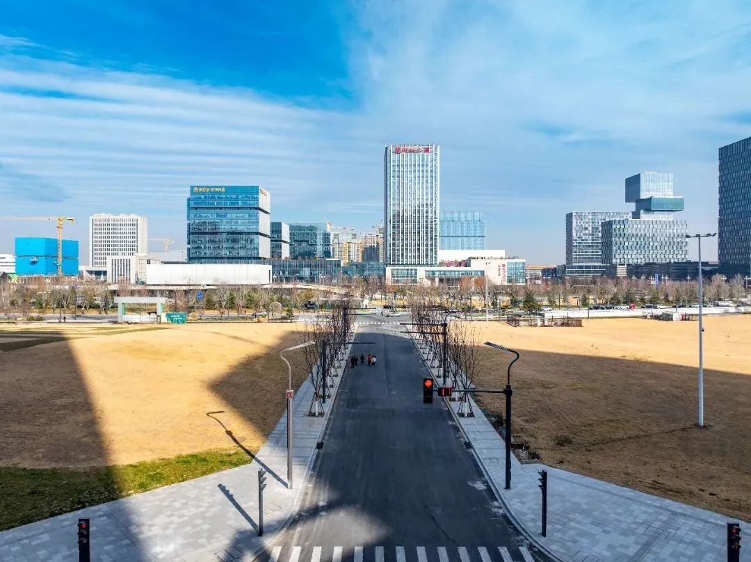 能源金贸区8条道路全面放行，395盏路灯点亮！你的出行难题解决了吗？  第6张