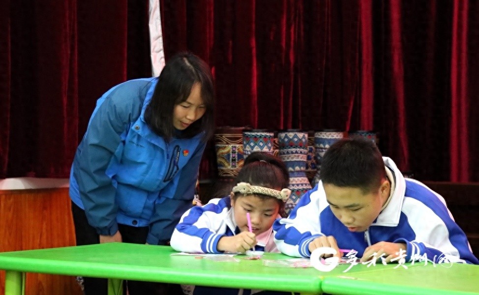 孩子们的手工课竟然这么有趣！你见过如此精美的竹编画吗？  第1张
