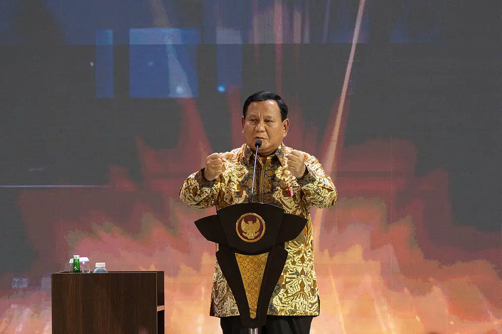 印尼免费餐食计划启动！8200万人受益，但资金和行政能力能否跟上？