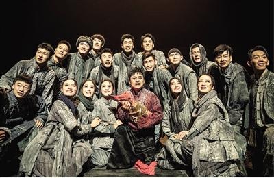 穿越德化街凭什么成为全国文旅演艺的标杆之作？揭秘背后的文化深度与市场热度  第1张