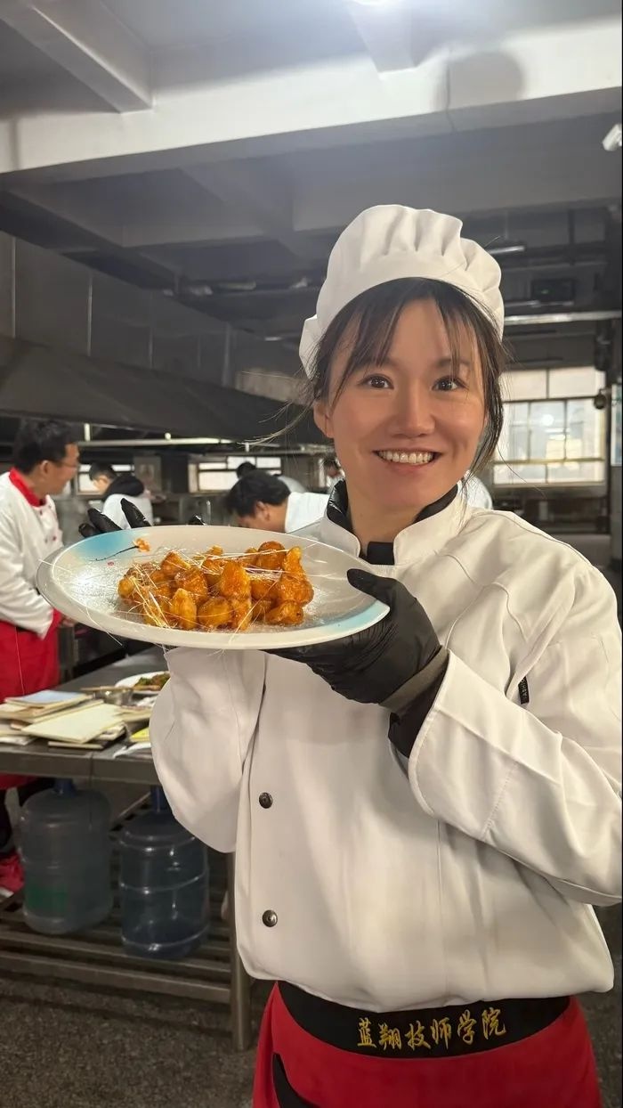 清华硕士失业后自费6000元去蓝翔学厨，她为何如此大胆？背后原因令人深思  第5张
