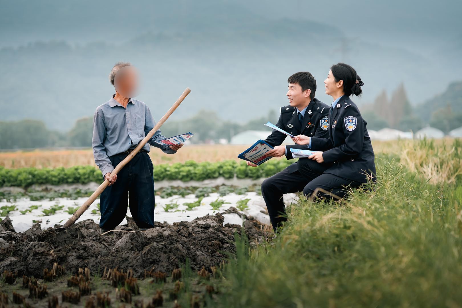 2025年，温警如何守护我们的春夏秋冬？潘桥派出所的守护秘籍大揭秘  第2张