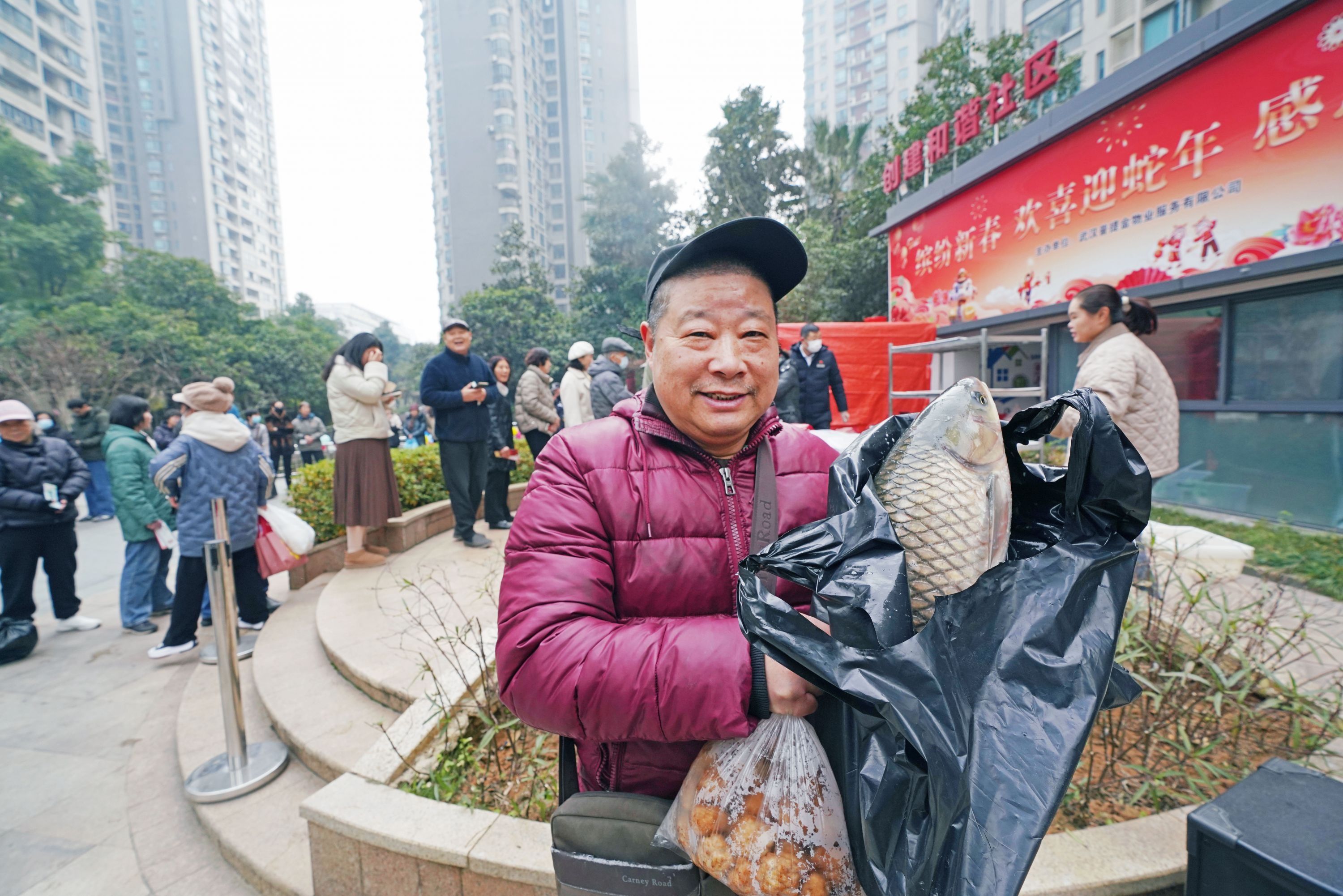 东湖春树里小区业主为何年年都期待这个特别时刻？揭秘7年不变的节日传统