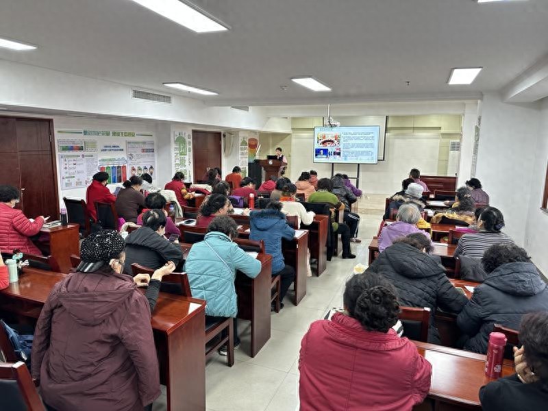 你知道回收2000斤纸能挽救多少棵大树吗？垃圾分类的惊人力量  第1张